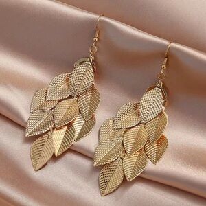 14k Gold Leaf Dangle Earrings